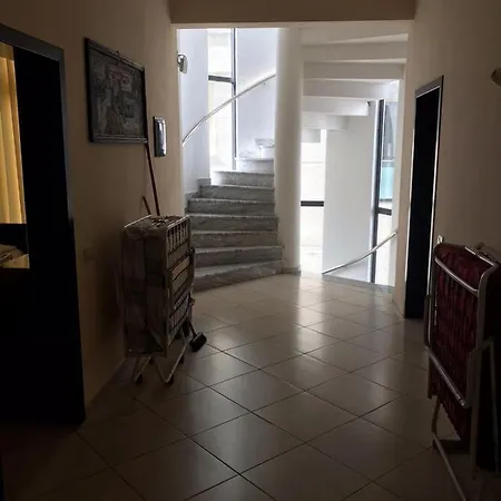 Ξενοδοχείο Debrait Δυρράχιο